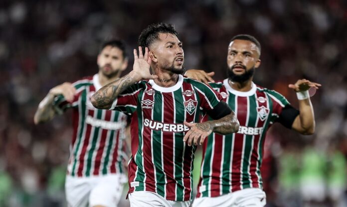 Brasileiro: Fluminense derrota Flamengo em clássico movimentado