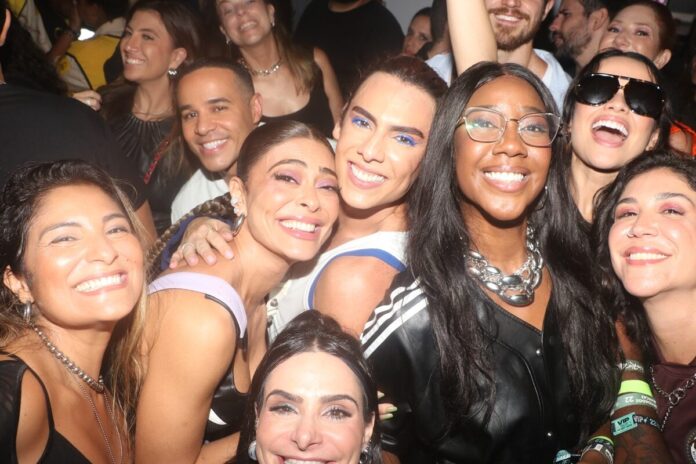 Famosos são barrados em área especial de show de Mariah Carey