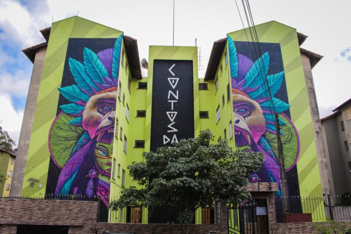 Artista amazonense estampa símbolo de luta pela preservação da Amazônia em obra em SP