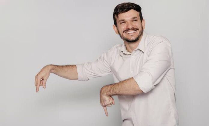 Padre Patrick chega a Manaus com o espetáculo “Bença Padre”