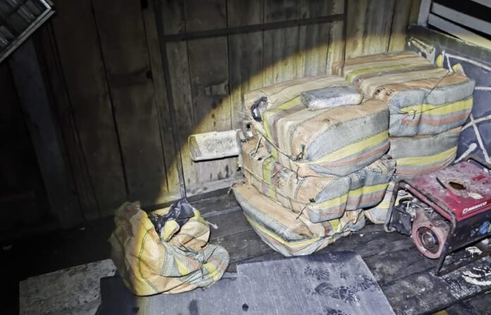 Notícias do Amazonas – Homem detido com 210 kg de drogas no Rio Negro, prejuízo de R$ 4,5 milhões