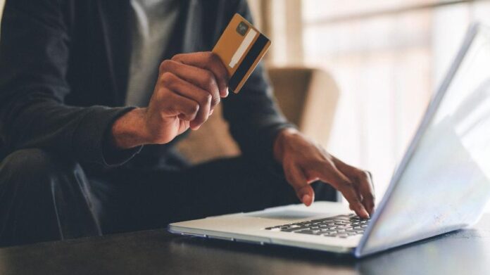 Golpes Virtuais Aumentam: Dicas Cruciais para Proteger Suas Compras Online