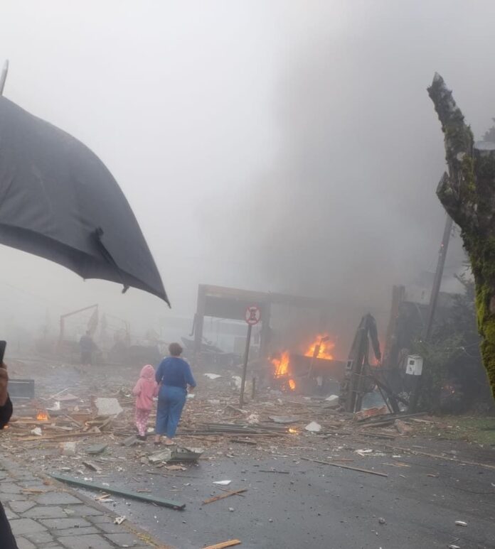 Avião cai em Gramado e provoca a morte de nove pessoas, informa Defesa Civil