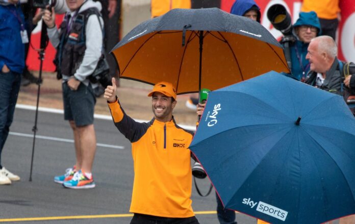 F1: Ricciardo compartilha apoio recebido de Verstappen após sua saída