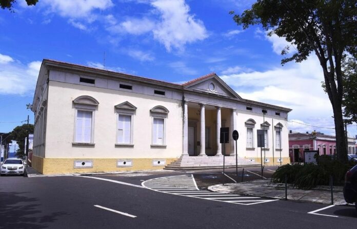 Notícias do Amazonas – Museu da Cidade exibe fotografias de jovens indígenas