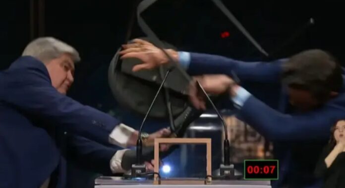 Notícias do Amazonas – Datena agride Marçal com cadeira durante debate acalorado