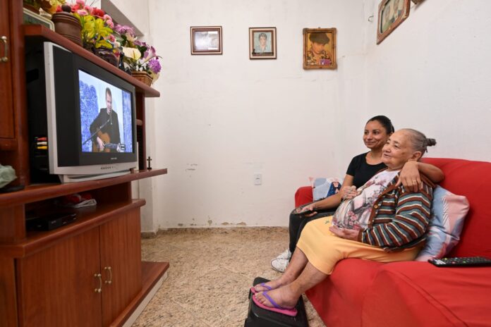 Parabólica digital: mais de 80 canais gratuitos para toda a família