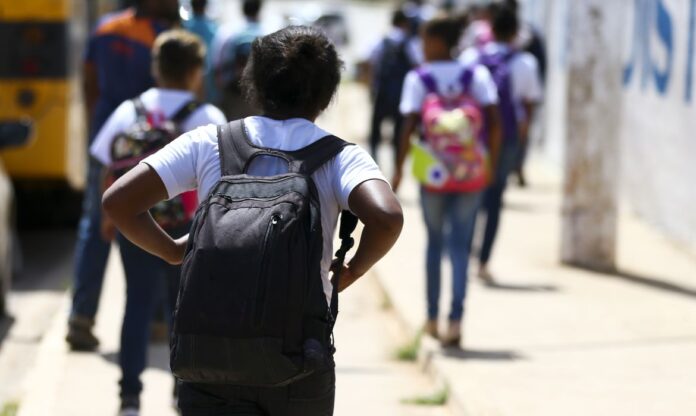 Pé-de-Meia: Estudantes de novembro e dezembro recebem nova parcela hoje