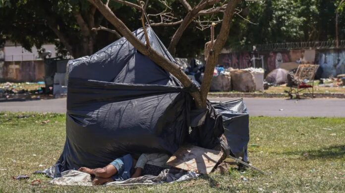 Notícias do Amazonas – 72 mil brasileiros habitam barracas e estruturas precárias