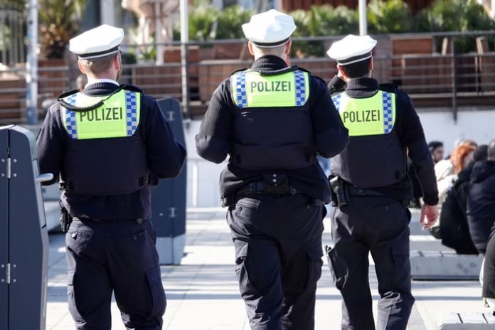 Festival de rua em Solingen termina em tragédia com três mortos por esfaqueamento