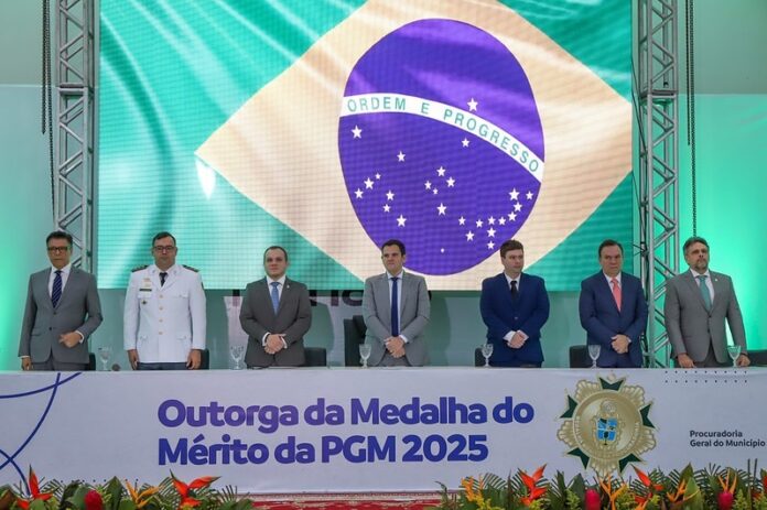 Notícias do Amazonas – Renato Junior homenageia personalidades com Medalha PGM 2025