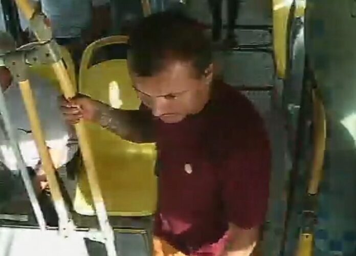 Notícias do Amazonas – Homem armado é procurado por roubo em ônibus na capital