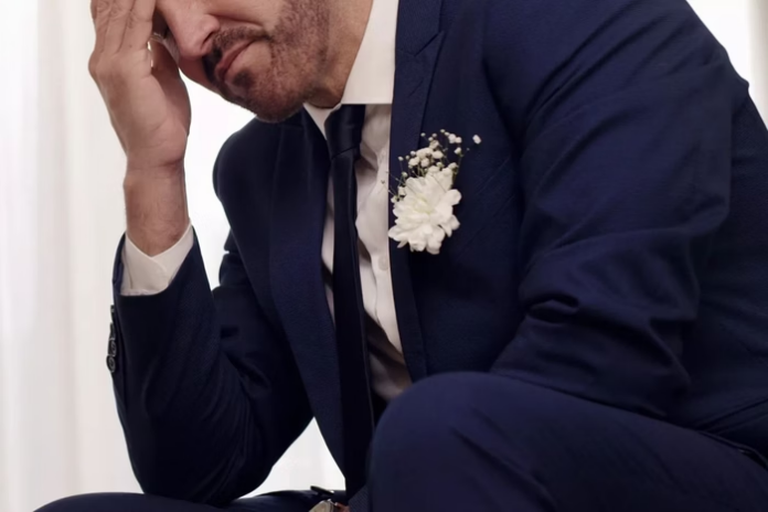 Mãe é expulsa de casamento do filho por levar ex-nora como acompanhante