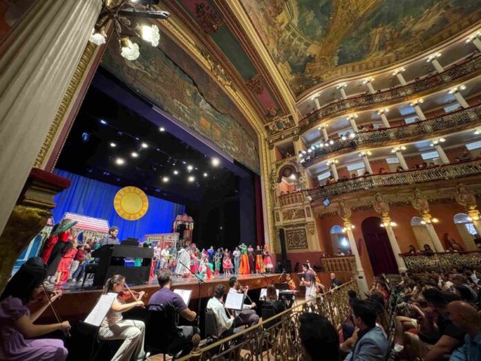 Arte e emoção marcam o concerto ‘Crianças Unidas do Brasil’ no Teatro Amazonas
