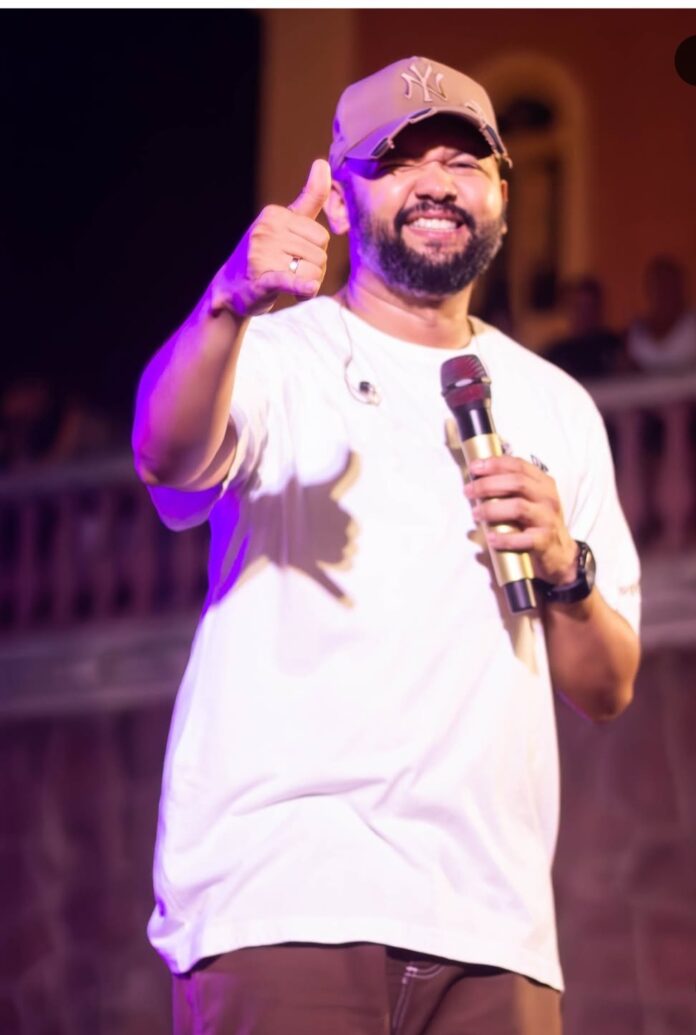 Grupo Revelação, Raquel dos Teclados e Uendel Pinheiro no Festival Nova Era de Música