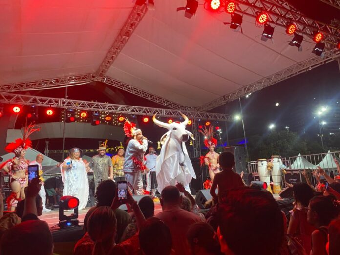 Boi-Bumbá Garantido celebra Oxum e diversidade cultural em Manaus
