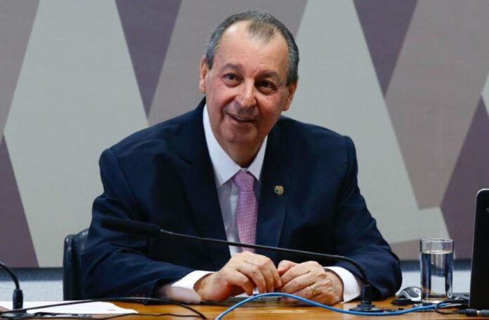 Omar defende criação de programas sociais