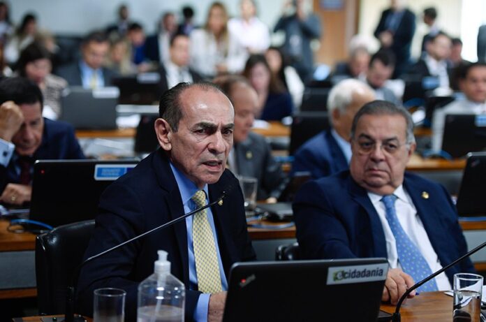 Comissão aprova anistia para partidos que descumpriram cotas