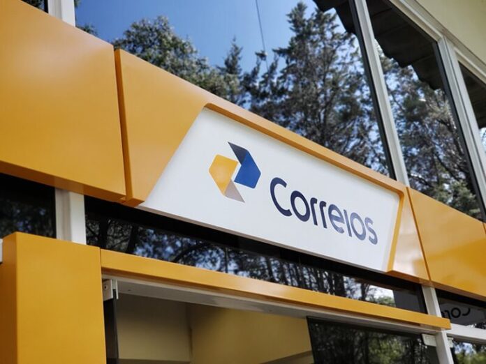 Correios alertam sobre golpe cobrando taxa para retirar encomenda
