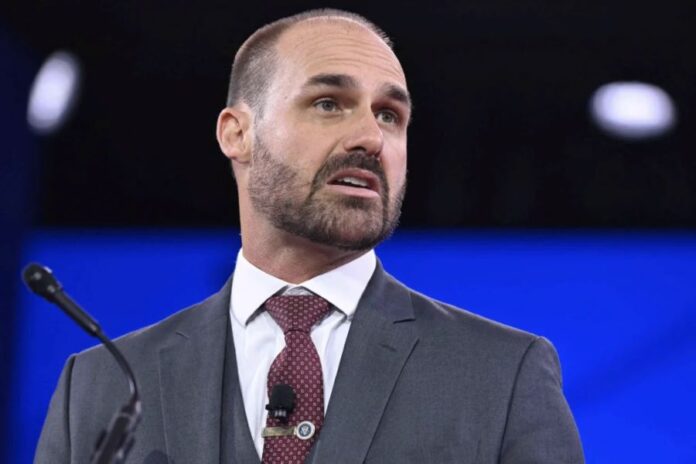 Câmara notifica Eduardo Bolsonaro para justificar faltas em sessões