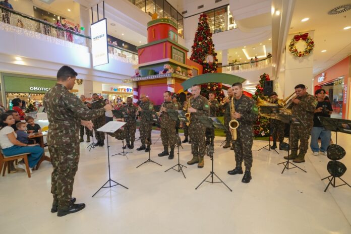 Programação natalina encanta visitantes em Manaus