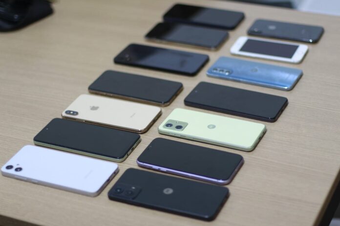 Notícias do Amazonas – SSP-AM chama proprietários de 800 celulares recuperados