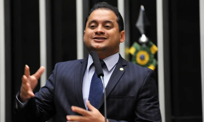 Notícias do Amazonas – PF investiga senador Weverton Rocha por esquema no INSS
