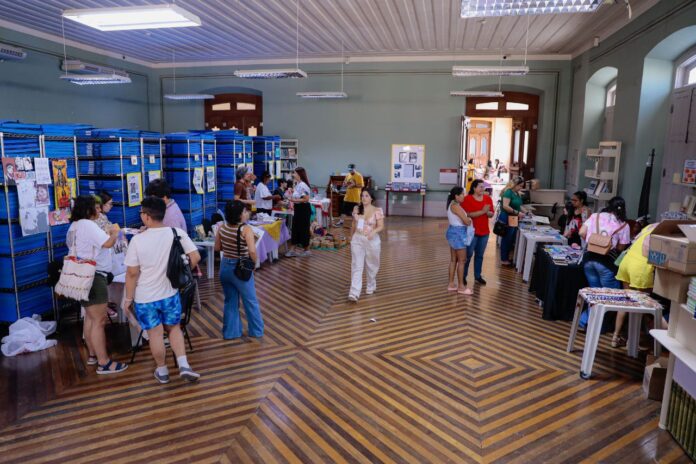 Notícias do Amazonas – Biblioteca do Amazonas recebe Troca de Livros e Gibis