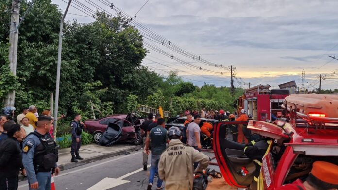 Notícias do Amazonas – Acidente entre veículos resulta em morte e feridos na Zona Leste