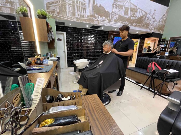 Notícias do Amazonas – Shopping Ponta Negra oferece cortes de cabelo para o Dia dos Pais