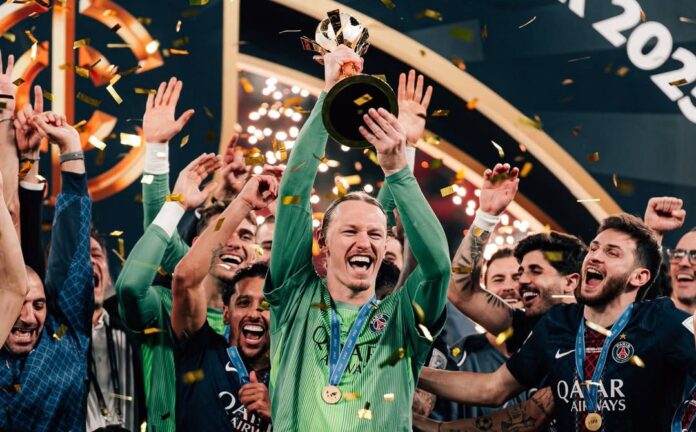 Notícias do Amazonas – Goleiro Safonov do PSG fratura mão após final com Flamengo