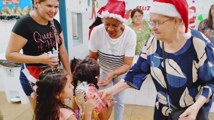 Notícias do Amazonas – Natal Solidário traz sorrisos para crianças da Redenção