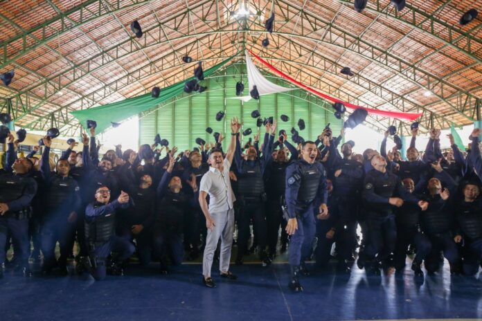 Notícias do Amazonas – David Almeida apresenta 127 guardas e inicia operação ‘Boas Festas