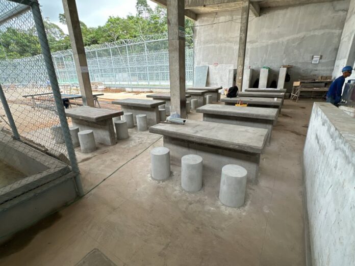 Notícias do Amazonas – Detentos aproveitam banho de sol e fogem de presídio novo