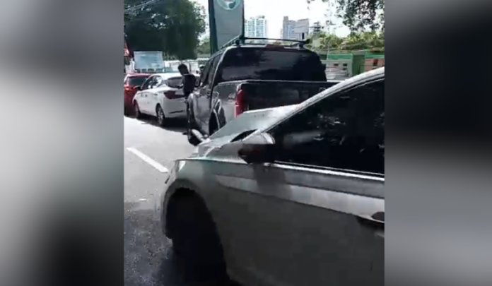 Notícias do Amazonas – Colisão entre quatro veículos gera congestionamento na Darcy Vargas