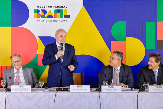 Ministros deixarão cargos para concorrer nas eleições de 2026, revela Lula