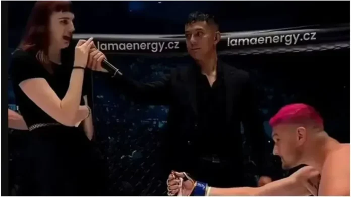 Lutador tcheco é rejeitado ao pedir namorada em casamento durante evento