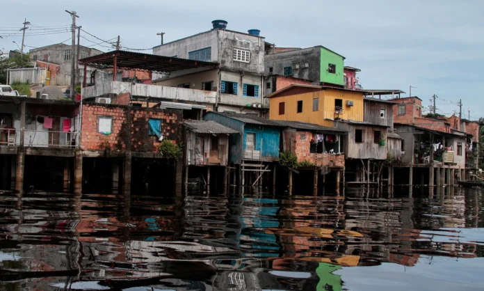 Notícias do Amazonas – 51,9% dos lares no AM enfrentam condições inadequadas de habitação