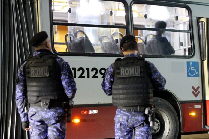 Notícias do Amazonas – Romu efetua prisão durante ronda no Centro de Manaus