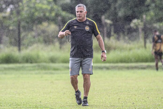 Notícias do Amazonas – Amazonas FC encerra contrato com técnico Luizinho Vieira após vice-campeonato