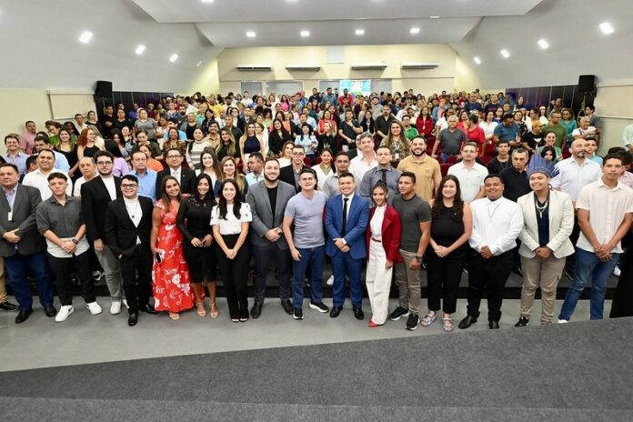 Notícias do Amazonas – David Almeida dá posse ao novo Conselho Municipal de Juventude