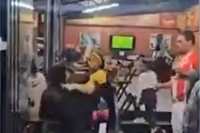 Conflito entre ex e atual funcionária de lanchonete gera tumulto em Ponte Nova