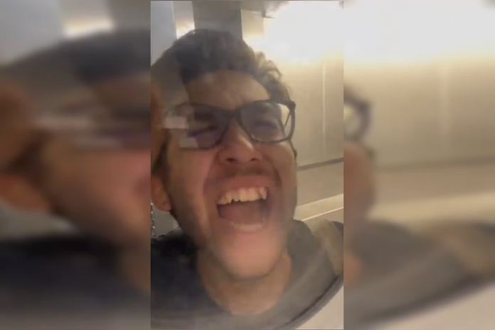 Passageiro atrasado surta e agride porta de avião em aeroporto colombiano