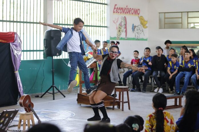 Manaus: Circo e Cultura Transformam a Realidade de Escolas Rurais