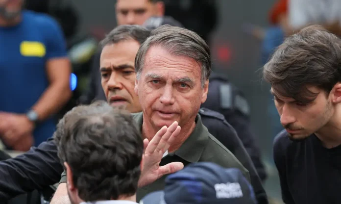 Defesa de Bolsonaro solicita novamente prisão domiciliar ao STF por saúde debilitada