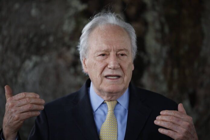 Ministro da Justiça, Lewandowski, comunica saída a Lula antes de evento