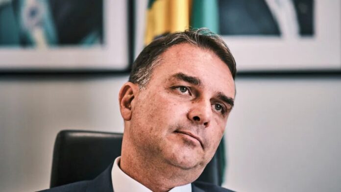 Notícias do Amazonas – Candidatura de Flávio Bolsonaro gera incertezas entre governadores da direita para 2026